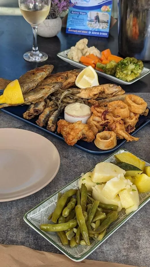 mono-thalassa-fresh-fish-rhodes-07.webp